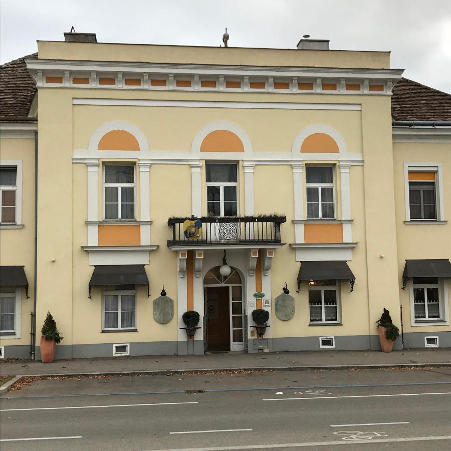Lg Nicely Apartment Korneuburg Exterior photo